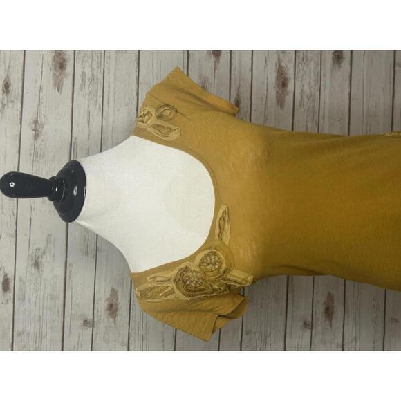 J. Crew classic mustard floral/sequin embellished cotton t-shirt Size Small - Picture 2 of 6